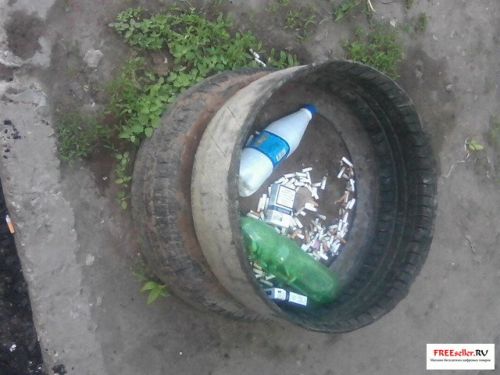 самоделки из покрышек. Урна из автомобильной шины.