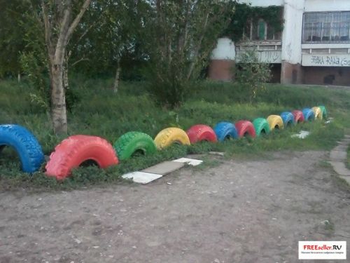 Поделки из покрышек. Ограждения газонов из шин своими руками.