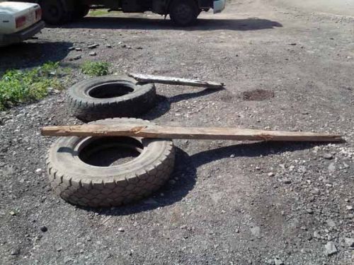 Самодельная мини эстакада из шин. Поделки из покрышек.
