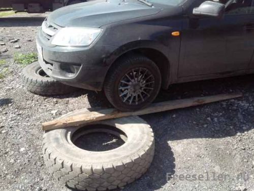 Поделки из покрышек. Мини эстакада из шин свои ми руками.