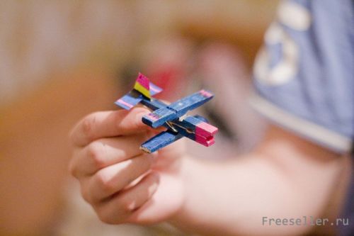 Самолетик из прищепки своими руками