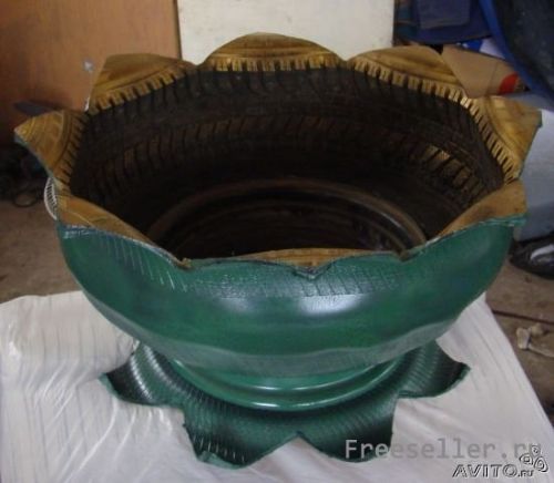 Поделки из покрышек. Цветочница из шин своими руками.