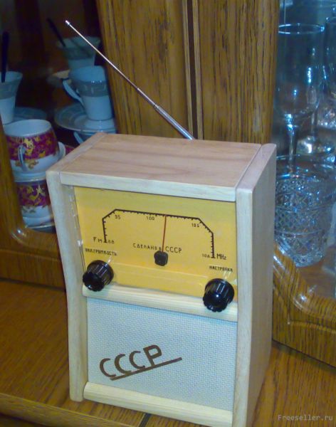 Самодельный приемник в корпусе в ретро стиле