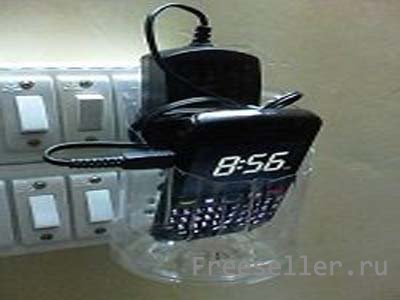 Органайзер для зарядки телефона из пластиковой бутылки