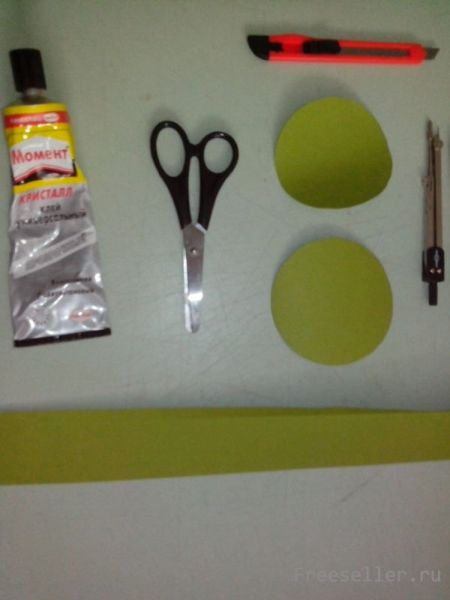 Материалы для изготовления круглой подарочной упаковки.