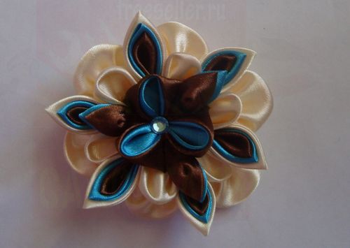 Цветочек для резинки или на брошь своими руками