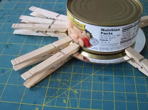 Изготовление рамки для зеркала из прищепок своими руками