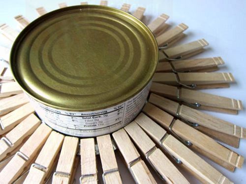 Изготовление рамки для зеркала из прищепок своими руками