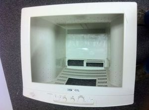 Изготовление клумбы из старого монитора