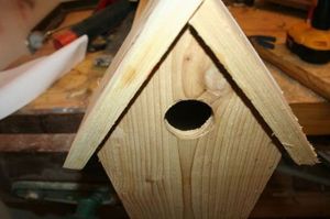 Изготовление своими руками скворечника с клумбой