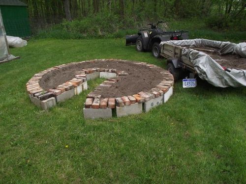 Оригинальная клумба своими руками