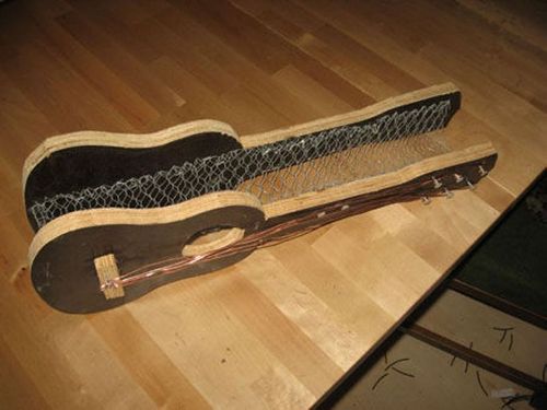 Изготовление клумбы гитары своими руками