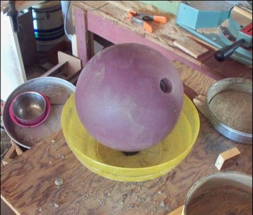 Изготовление бетонной клумбы в виде шара своими руками