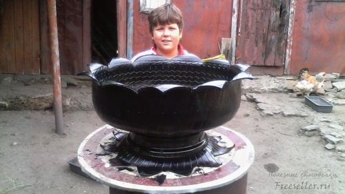 Изготовление вазона из шины своими руками - выворачиваем покрышку