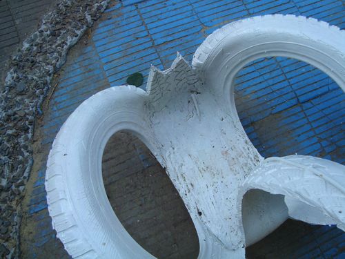 Изготовление лебедя из шин своими руками - хвост