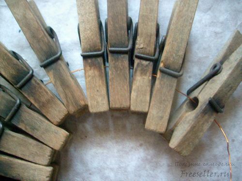 Подставка под горячее из старых прищепок своими руками