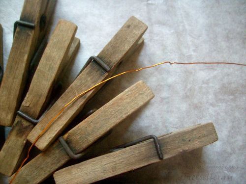 Подставка под горячее из старых прищепок своими руками