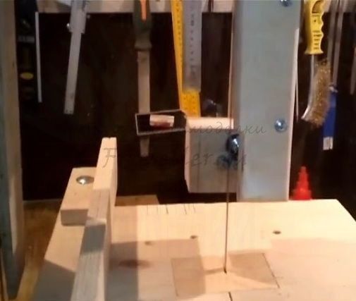 Ленточная пила из досок на дрели