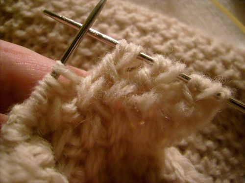 Вяжем симпатичный тёплый шарфик своими руками