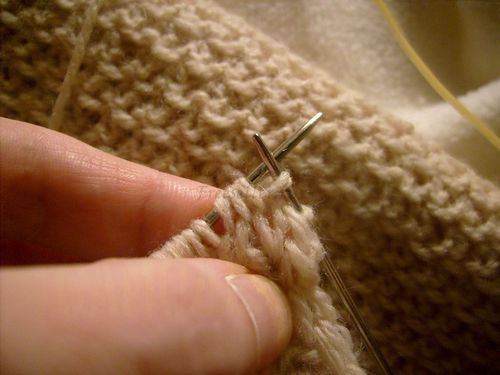 Вяжем симпатичный тёплый шарфик своими руками