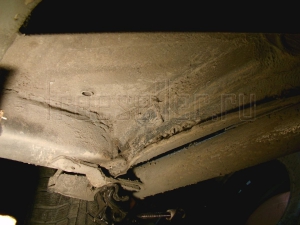 Дыра в пороге VW Sharan.