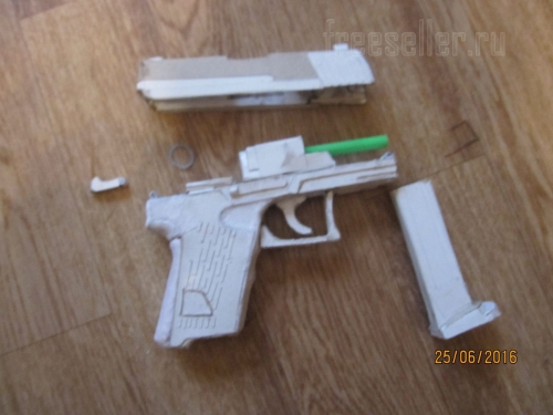 Модели из картона. Модель пистолета P2000 из картона