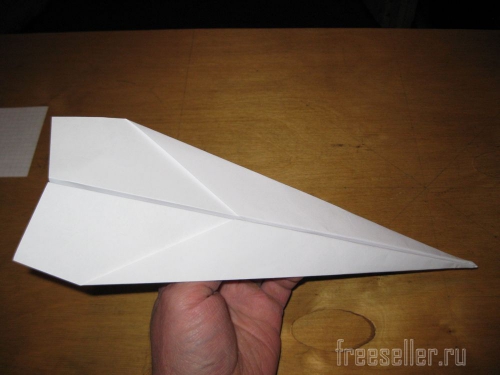 Изготовление бумажного самолетика с наконечником своими руками