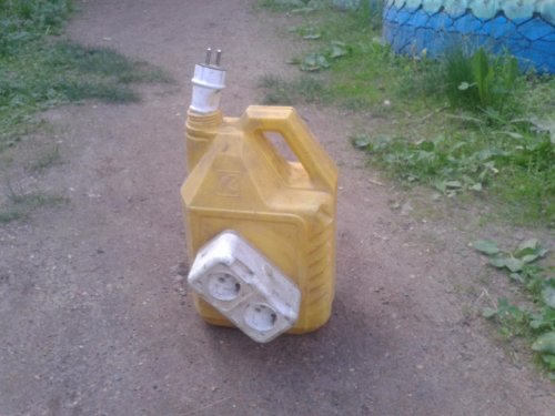 Удлинитель на катушке из пластиковой канистры своими руками