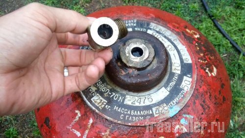 Изготовление мангала из газового баллона - срезаем кран