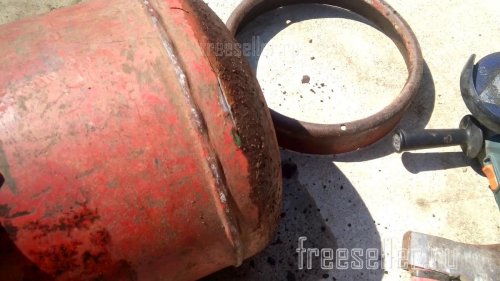 Изготовление мангала из газового баллона - спиливаем нижнее кольцо подставку