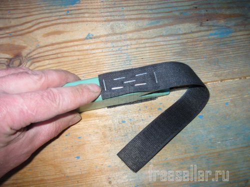 Простое приспособление для облегчения заточки тяпок и плоскорезов - липучка для фиксации рукоятки