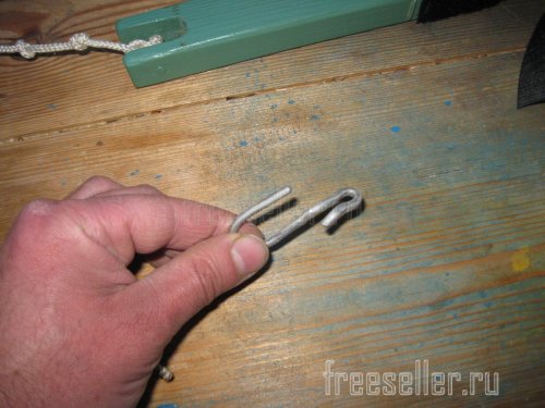 Простое приспособление для облегчения заточки тяпок и плоскорезов - крючок