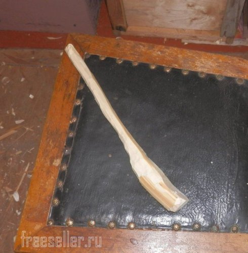 Вырезаем из доски - длинную ложку