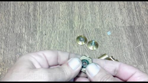 Изготовление спиннера из мебельных ручек своими руками