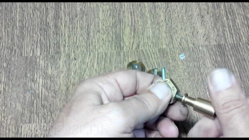 Изготовление спиннера из мебельных ручек своими руками