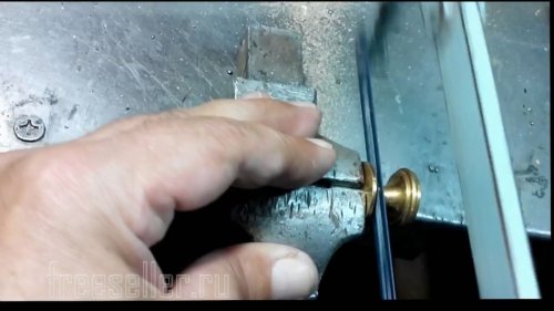 Изготовление спиннера из мебельных ручек своими руками