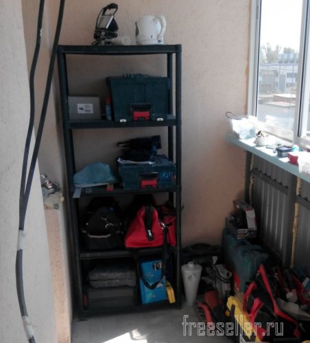 Быстроразборный пластиковый стеллаж для инструмента