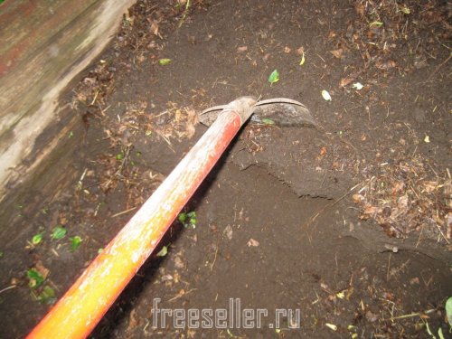 Копание совковой лопатой