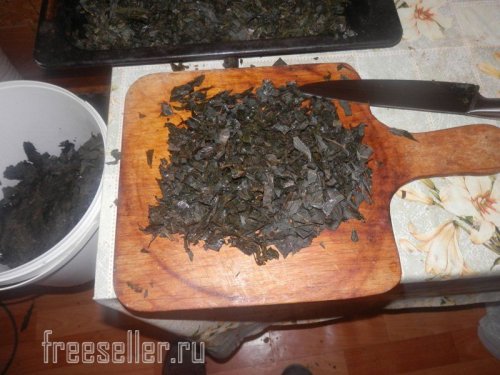 Нарезка промерзших листьевИван-чая