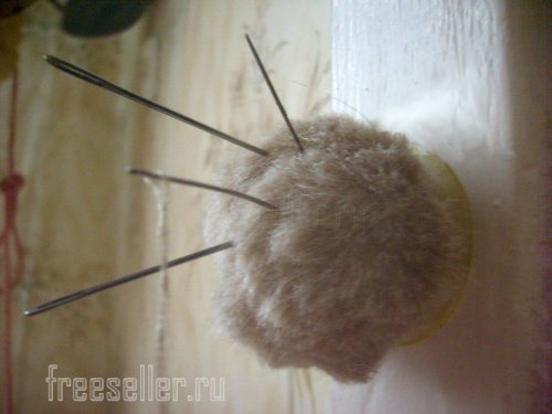 Самодельная игольница с креплением