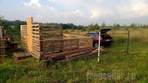 Строительство дома из подднов