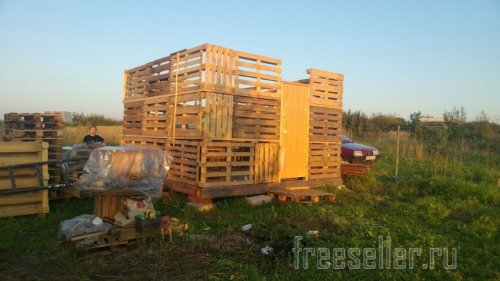 Строительство дома из подднов