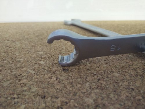 Открывалка для бутылок из гаечного ключа