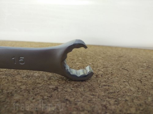 Открывалка для бутылок из гаечного ключа