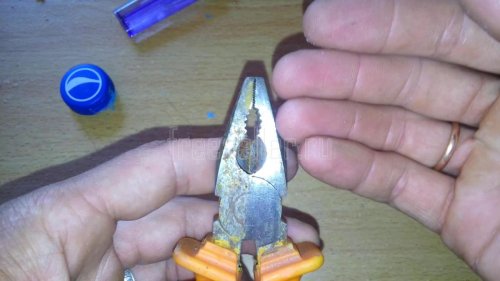 Самодельная фреза из зажигалки на бормашину. Как очищает ржавчину.