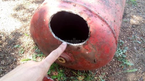 Изготовление коптильни мангала из газового баллона своими руками