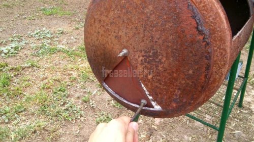 Изготовление коптильни мангала из газового баллона своими руками