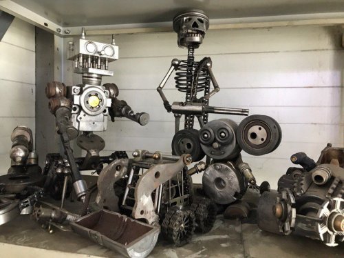 Поделки из автозапчастей. Транспортные средства.