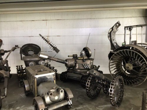 Поделки из автозапчастей. Транспортные средства.