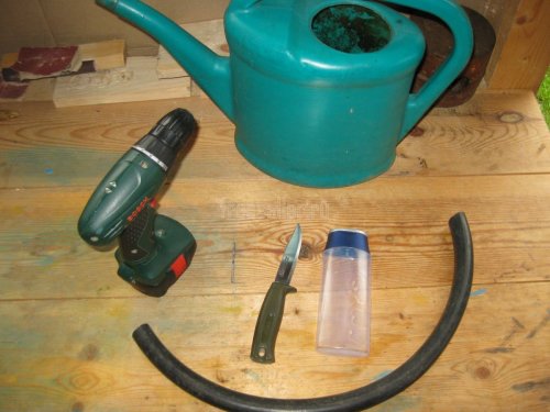 Инструменты и материалы для изготовления самодельного поливана на лейку